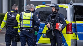Polizei-Großeinsatz nach Schüssen vorm Bielefelder Landgericht