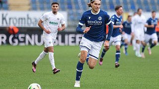 Arminia schlägt Erzgebirge Aue 2:1.