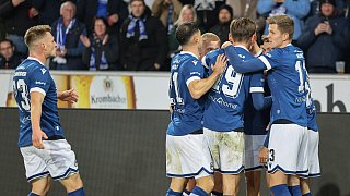 Arminia Bielefeld schlägt Viktoria Köln 2:0.