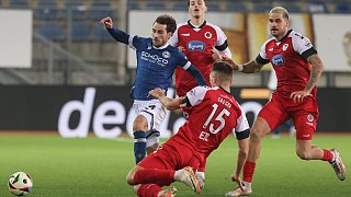 Arminia Bielefeld schlägt Viktoria Köln 2:0.