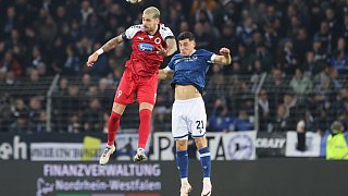 Arminia Bielefeld schlägt Viktoria Köln 2:0.