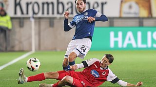 Arminia Bielefeld schlägt Viktoria Köln 2:0.