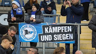 Arminia Bielefeld schlägt Viktoria Köln 2:0.