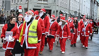 Eine Stadt sieht rot: Motive vom 6.Bielefelder Santa Run