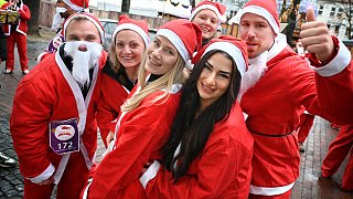Eine Stadt sieht rot: Motive vom 6.Bielefelder Santa Run