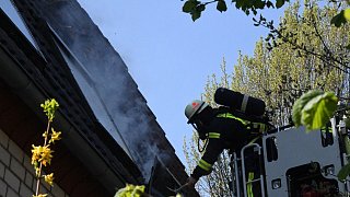 Feuerwehr löscht Dachstuhlbrand in Werther