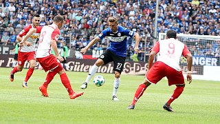 Arminia Bielefeld besiegt Regensburg mit 2:1