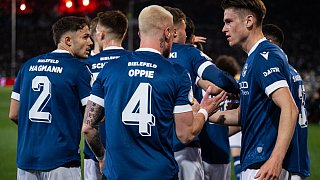 Pokalsensation in Bielefeld : Arminia Bielefeld fährt nach Berlin