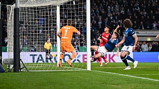 Pokalsensation in Bielefeld : Arminia Bielefeld fährt nach Berlin