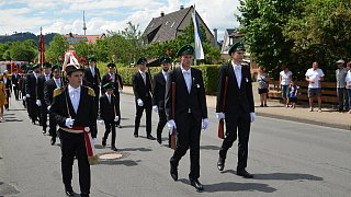 In Willebadessen werden die beiden Königspaare mit viel Beifall gefeiert.