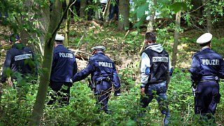 Gütersloh: Gütersloher feiern am 1. Mai - unter den Augen der Polizei