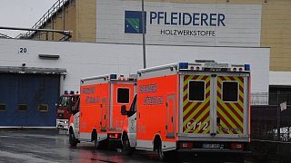 Feuerwehr bei Pfleiderer in Gütersloh im Einsatz