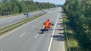 Sportwagen überschlägt sich auf der A2 bei Gütersloh