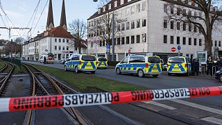 Polizei-Großeinsatz nach Schüssen vorm Bielefelder Landgericht