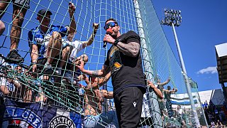 Arminia ist Tabellenführer