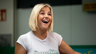 Herford: Autogrammstunde mit Schlagersängerin Beatrice Egli