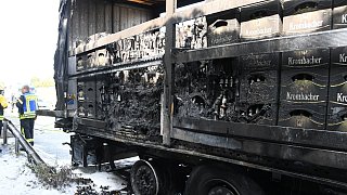 Lkw-Auflieger brennt auf der A2 bei Rheda-Wiedenbrück