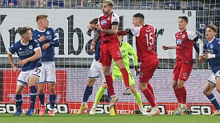 Arminia Bielefeld schlägt Viktoria Köln 2:0.