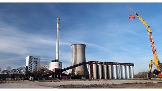 Gütersloher Abrissunternehmer Hagedorn sprengt Kraftwerk Knepper im Ruhrgebiet