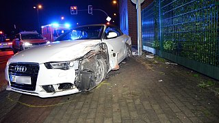 Schwerer Unfall auf der Kreuzung Berliner Straße/ Am Postdamm in Gütersloh
