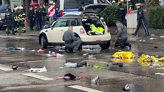 Mutmaßlicher Anschlag in München – Auto in Menschengruppe gefahren