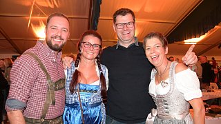 Warburg: Die Paveier aus Köln rocken die Warburger Oktoberwoche.
