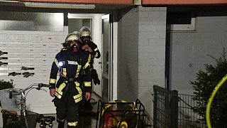 Rheda-Wiedenbrück: Hochhaus wegen Brand mitten in der Nacht evakuiert