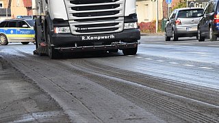 Borgholzhausen: B 68 wegen Hühnermist stundenlang gesperrt
