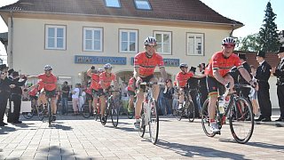 Bad Driburg: Etappenankunft der Glückstour