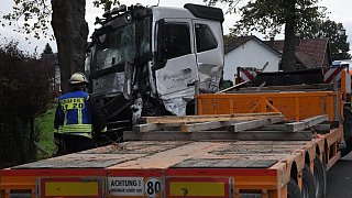 Fünf Verletzte nach Lkw-Unfall in Verl