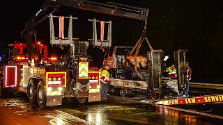 Bielefeld: Lkw-Brand auf der Autobahn 2