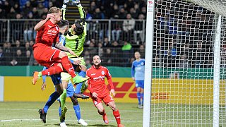 Arminia gewinnt nach Elfmeterschießen gegen Walldorf Astoria