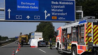 Zwei schwere Unfälle behindern Verkehr auf der A2 bei Rheda-Wiedenbrück