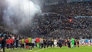 Pyros, Polizisten, Festnahmen: Wieder Randale in Frankreich