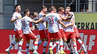 Fehlstart für Bielefeld - perfekter Auftakt für St. Pauli