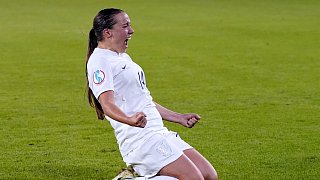 Engländerinnen nach 4:0-Spektakel gegen Schweden im Finale