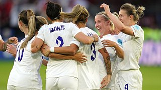 Engländerinnen nach 4:0-Spektakel gegen Schweden im Finale