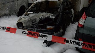 Gütersloh: Drei Autos brennen in der Nacht zu Sonntag