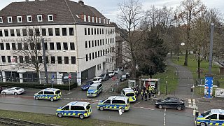 Polizei-Großeinsatz nach Schüssen vorm Bielefelder Landgericht
