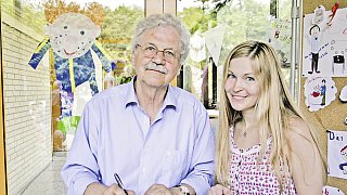 Paul Maar besucht Sommerfest der Grundschule Hiddenhausen