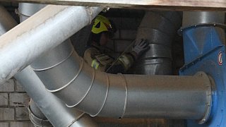 Delbrück: 40 Feuerwehrleute löschen Spänebunkerbrand