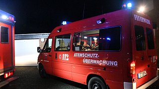 Feuerwehr löscht Großbrand in Steinhagen