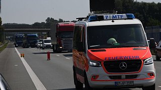 Zwei schwere Unfälle behindern Verkehr auf der A2 bei Rheda-Wiedenbrück