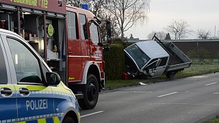 Schloß Holte-Stukenbrock: Zwei Schwerverletzte bei Frontalzusammenstoß