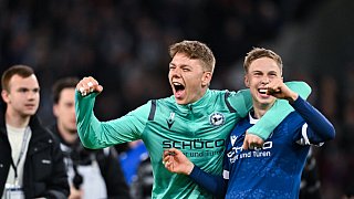 Pokalsensation in Bielefeld : Arminia Bielefeld fährt nach Berlin