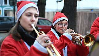 Eine Stadt sieht rot: Motive vom 6.Bielefelder Santa Run