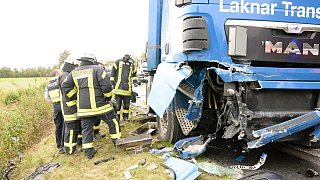 Lastwagen auf der B61 in Rheda-Wiedenbrück verunfallt