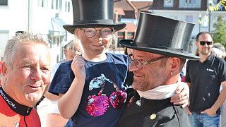 Bad Driburg: Etappenankunft der Glückstour