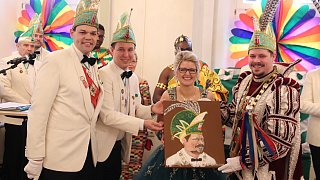 Steinheim: Rathaussturm und Rosenmontagsorden