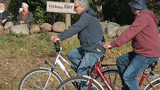 Radler und Jogger erobern autofreie Bundesstraße 61